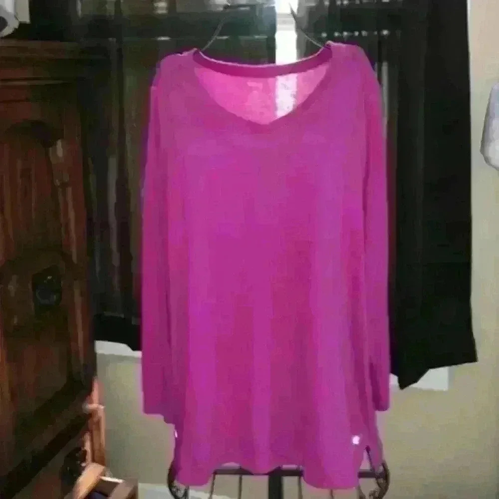 Dan Skin Woman’s Top.